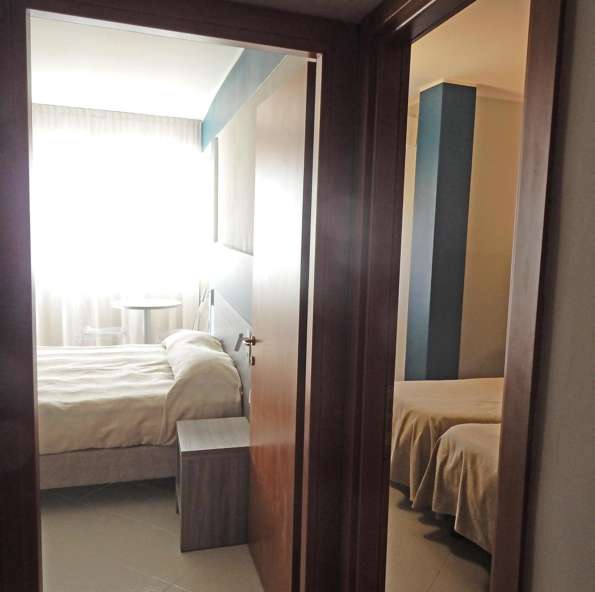 Hotel Kaly เวนติมิญา ภายนอก รูปภาพ